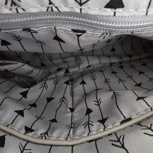 New Gray Vegan Leather Francesca's Crossbody Bag - Picture 7 of 8